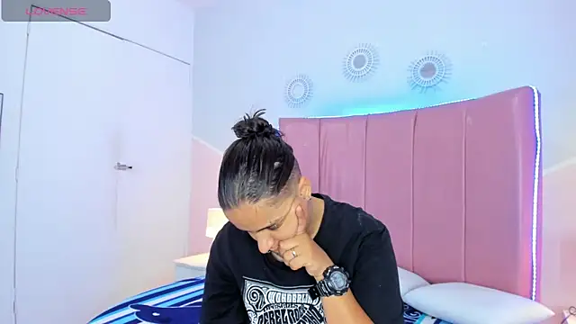 Liiam smith  online show from 4, 11, 2025