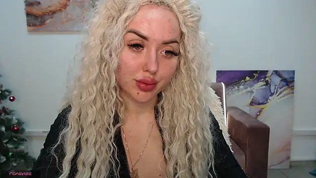 Snapshot of MissisCaty chatting on 2, 2, 2025 MissisCaty online show from 2, 2, 2025