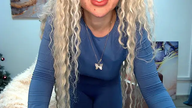 Snapshot of MissisCaty chatting on 3, 2, 2025 MissisCaty online show from 3, 2, 2025