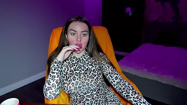 MissisCaty online show from 6, 3, 2026