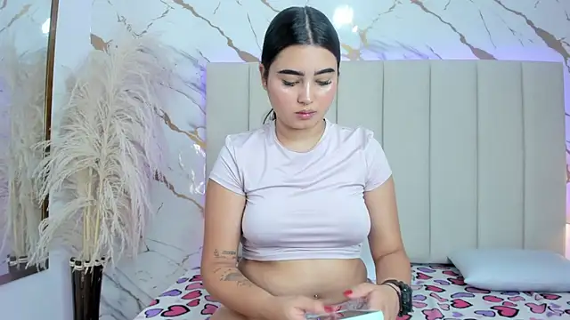  Emma whiitee  online show from 24, 11, 2025