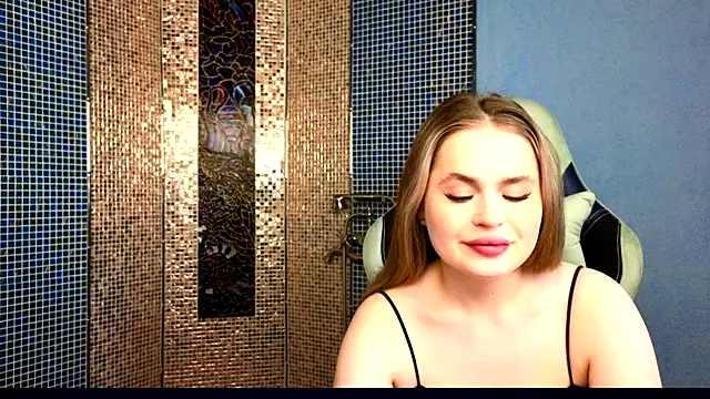 Snapshot of GoodJessi chatting on 8, 3, 2025 GoodJessi online show from 8, 3, 2025