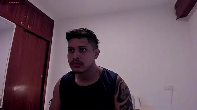 Snapshot of JohanSmith chatting on 13, 5, 2026 JohanSmith online show from 13, 5, 2026