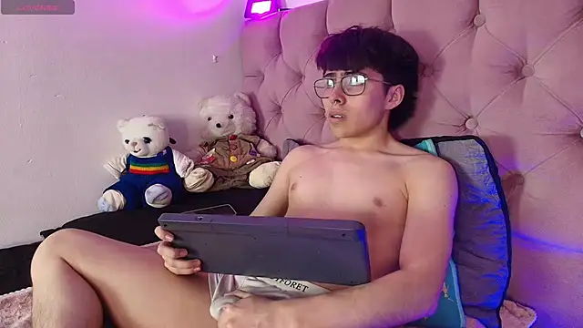 PepperTwink online show from 20, 12, 2025