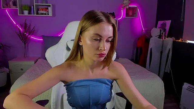 AnitaLamb online show from 12, 3, 2025