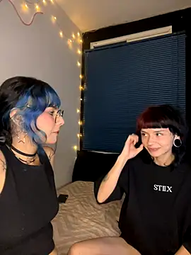 Snapshot of mavimist__ chatting on 12, 10, 2025 mavimist   online show from 12, 10, 2025