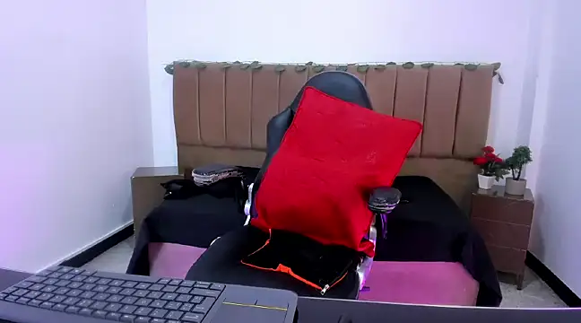 Nikkenyx online show from 7, 3, 2025