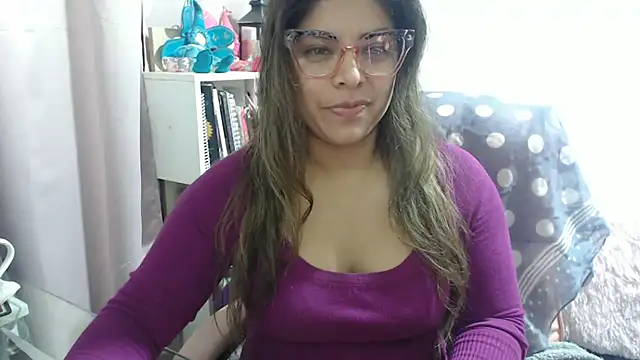 Snapshot of KatteAngelLat chatting on 6, 10, 2025 KatteAngelLat online show from 6, 10, 2025
