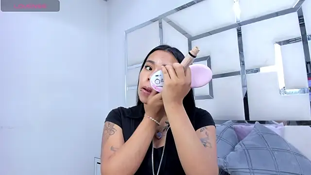 ZoeWan69 online show from 7, 3, 2026