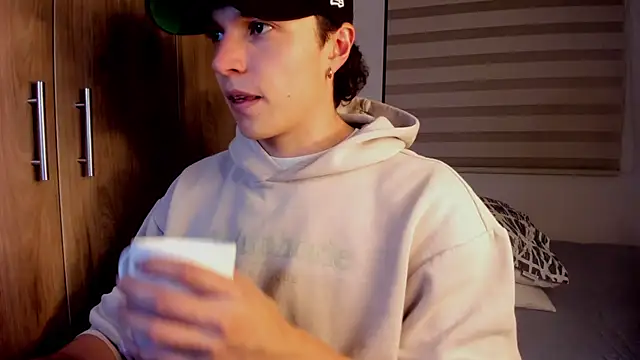 Snapshot of Mastrangelo_xxx chatting on 3, 2, 2026 Mastrangelo xxx online show from 3, 2, 2026