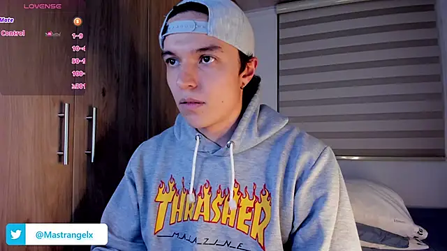 Snapshot of Mastrangelo_xxx chatting on 2, 3, 2026 Mastrangelo xxx online show from 2, 3, 2026