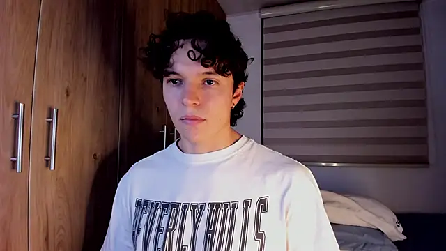 Snapshot of Mastrangelo_xxx chatting on 4, 3, 2026 Mastrangelo xxx online show from 4, 3, 2026