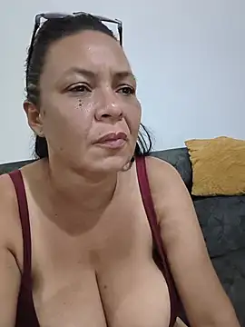 Snapshot of thefuckingowneroftits chatting on 14, 7, 2026 thefuckingowneroftits online show from 14, 7, 2026