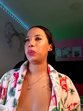 SallyWhitee online show from 8, 3, 2026