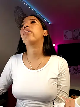 SallyWhitee online show from 17, 4, 2026