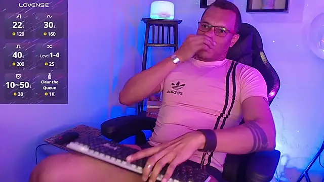 Snapshot of XhaseFoX chatting on 6, 2, 2025 XhaseFoX online show from 6, 2, 2025