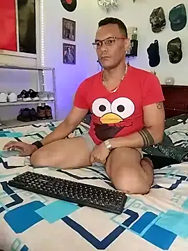 Snapshot of XhaseFoX chatting on 25, 2, 2025 XhaseFoX online show from 25, 2, 2025