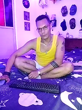 Snapshot of XhaseFoX chatting on 5, 3, 2025 XhaseFoX online show from 5, 3, 2025