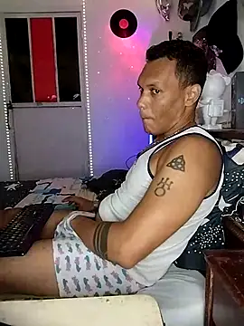 Snapshot of XhaseFoX chatting on 8, 3, 2025 XhaseFoX online show from 8, 3, 2025