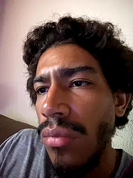 Mineirinho043 online show from 20, 11, 2025