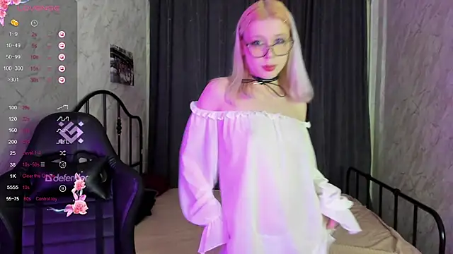 Mimi Webb online show from 2, 3, 2025