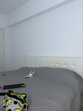 Snapshot of Celine_Roxelle chatting on 19, 12, 2025 Celine Roxelle online show from 19, 12, 2025