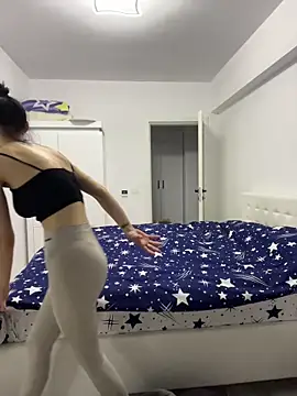 Snapshot of Celine_Roxelle chatting on 15, 1, 2026 Celine Roxelle online show from 15, 1, 2026