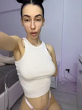 Snapshot of Celine_Roxelle chatting on 9, 3, 2026 Celine Roxelle online show from 9, 3, 2026