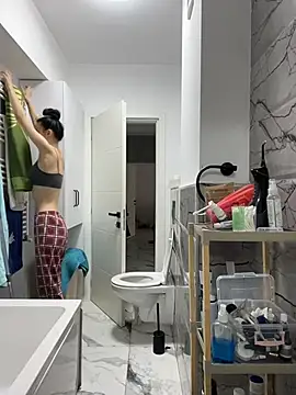 Snapshot of Celine_Roxelle chatting on 8, 4, 2026 Celine Roxelle online show from 8, 4, 2026