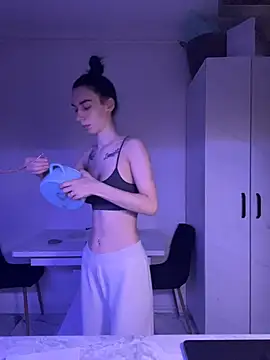 Snapshot of Celine_Roxelle chatting on 13, 4, 2026 Celine Roxelle online show from 13, 4, 2026