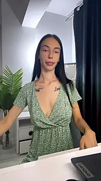 Snapshot of Celine_Roxelle chatting on 9, 7, 2026 Celine Roxelle online show from 9, 7, 2026