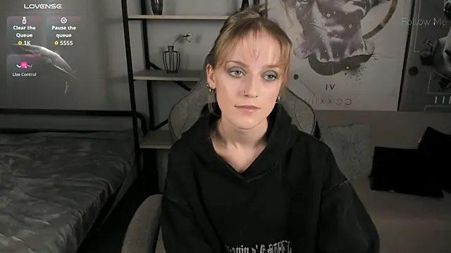 Snapshot of KiraMontoya chatting on 19, 12, 2025 KiraMontoya online show from 19, 12, 2025