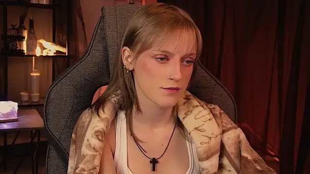 Snapshot of KiraMontoya chatting on 7, 2, 2026 KiraMontoya online show from 7, 2, 2026