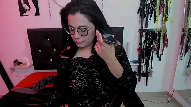 Julieta Carden  online show from 15, 4, 2026