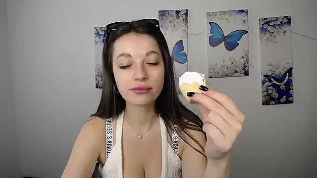 Snapshot of Eva_Eldis chatting on 2, 7, 2026 Eva Eldis online show from 2, 7, 2026