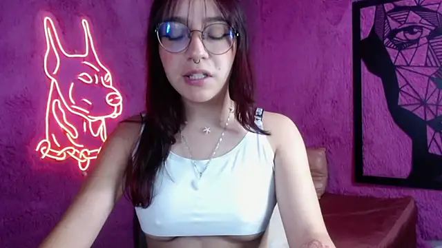 Snapshot of Sunshinegirl__ chatting on 4, 3, 2025 Sunshinegirl online show from 4, 3, 2025