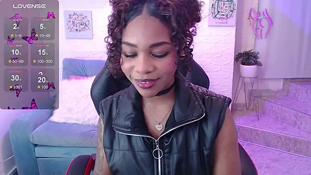 tylla  online show from 11, 3, 2025