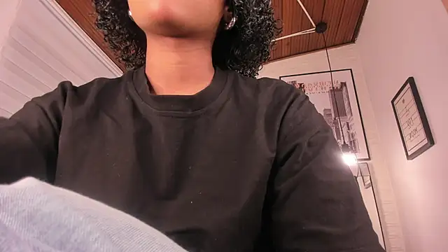 tylla  online show from 26, 9, 2025