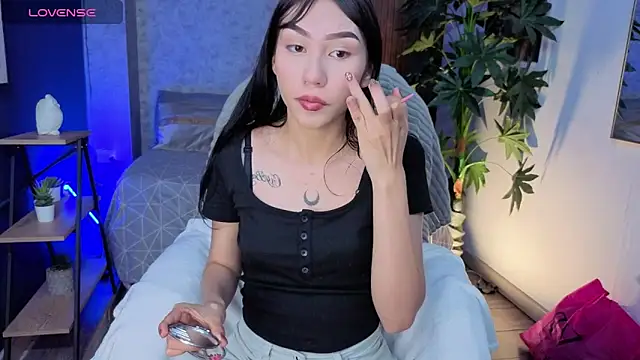 Miaa Lee7 online show from 19, 5, 2026