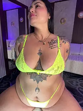 Snapshot of Madissonlove_1 chatting on 4, 5, 2026 Madissonlove 1 online show from 4, 5, 2026