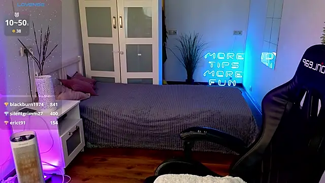 Snapshot of Katy_diamond_ chatting on 19, 3, 2025 Katy diamond online show from 19, 3, 2025