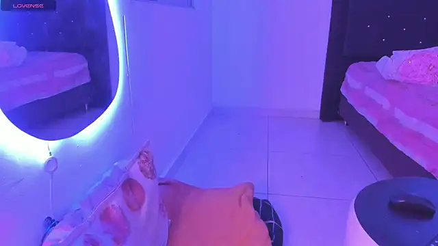 Snapshot of _Charlottequeen chatting on 14, 2, 2025 Charlottequeen online show from 14, 2, 2025