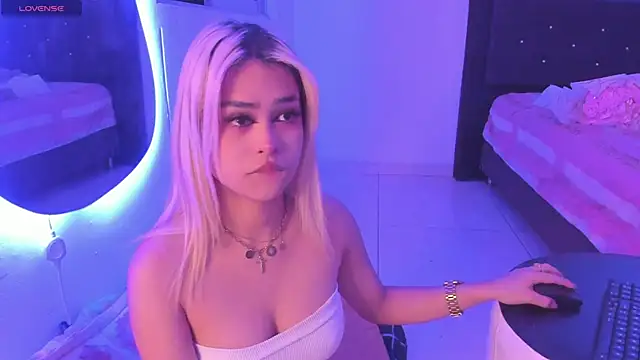 Snapshot of _Charlottequeen chatting on 14, 2, 2025 Charlottequeen online show from 14, 2, 2025