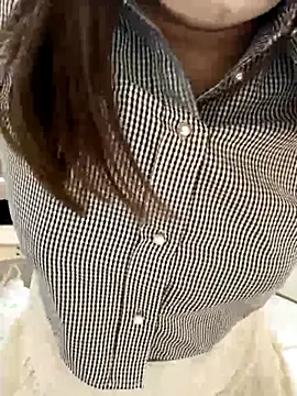 Snapshot of mitarashi_awww chatting on 2, 10, 2025 mitarashi awww online show from 2, 10, 2025