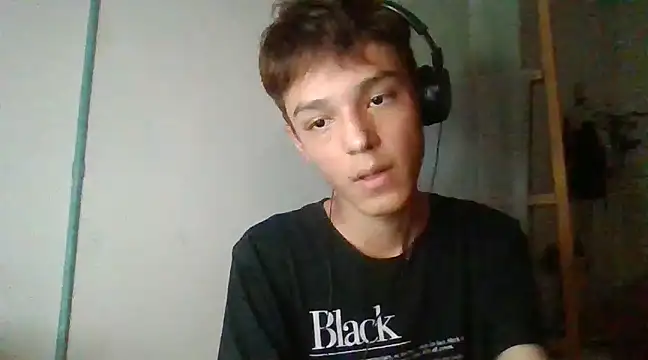 Snapshot of ChavoOT chatting on 4, 2, 2025 ChavoOT online show from 4, 2, 2025