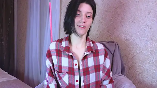 roxy riot  online show from 25, 2, 2025