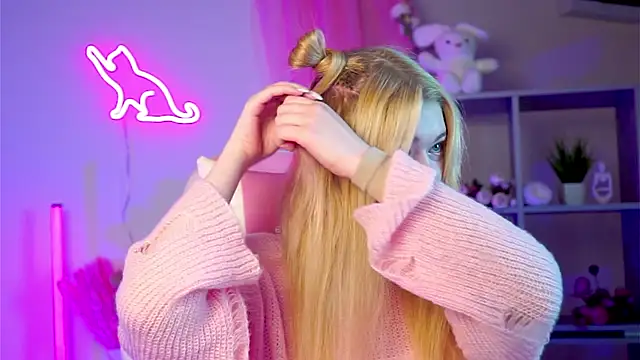 AdeleCartier online show from 19, 3, 2025