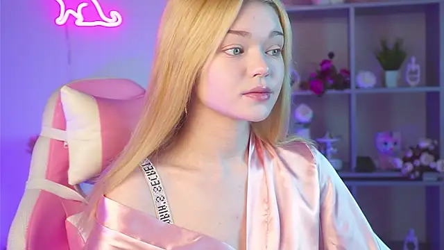 AdeleCartier online show from 23, 3, 2025