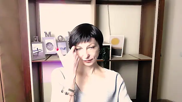  AngeliaFlow  online show from 25, 11, 2025