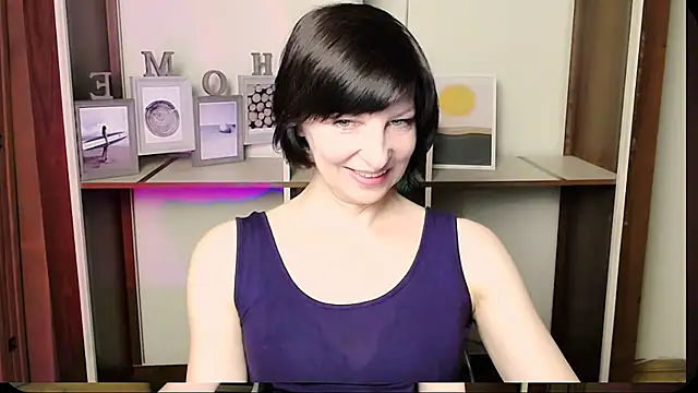 Snapshot of _AngeliaFlow_ chatting on 21, 7, 2026 AngeliaFlow online show from 21, 7, 2026